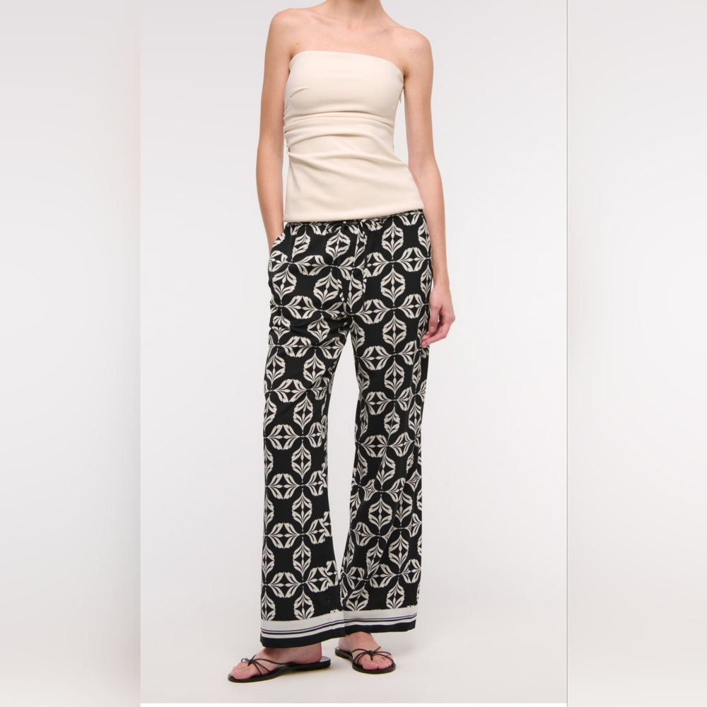 NWT ABERCROMBIE Drapey Wide Leg Pull On Pants Size Small Short Black And Ivory